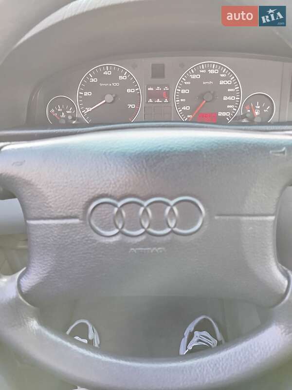 Седан Audi A6 1995 в Киеве