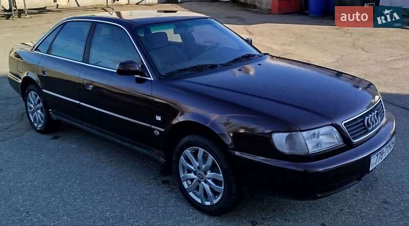 Седан Audi A6 1995 в Киеве