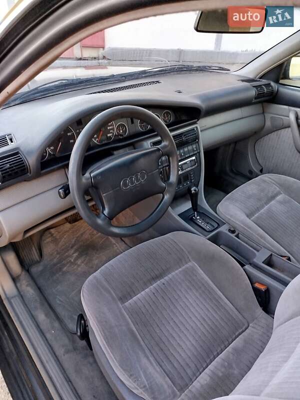 Седан Audi A6 1995 в Киеве