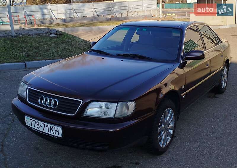 Седан Audi A6 1995 в Киеве