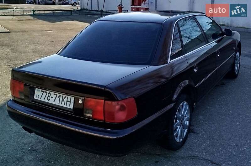 Седан Audi A6 1995 в Киеве
