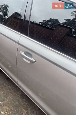 Седан Audi A6 2013 в 