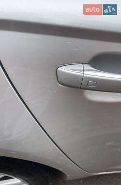Седан Audi A6 2013 в 