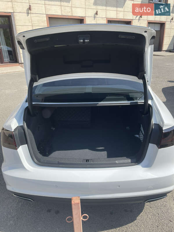 Седан Audi A6 2017 в Дніпрі