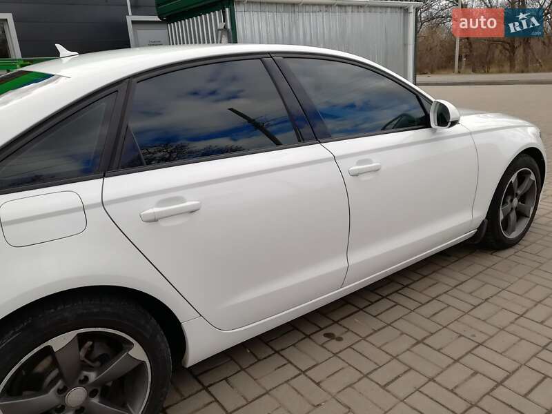 Седан Audi A6 2014 в Днепре