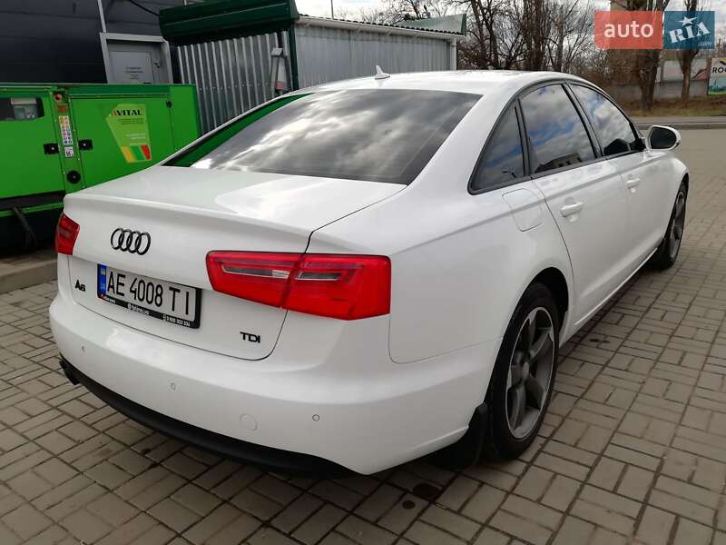 Седан Audi A6 2014 в Днепре
