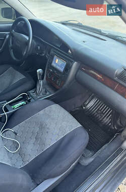 Седан Audi A6 1995 в 