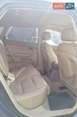 Седан Audi A6 2004 в 