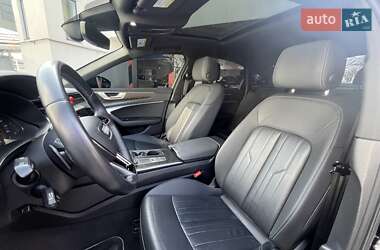 Седан Audi A6 2019 в 
