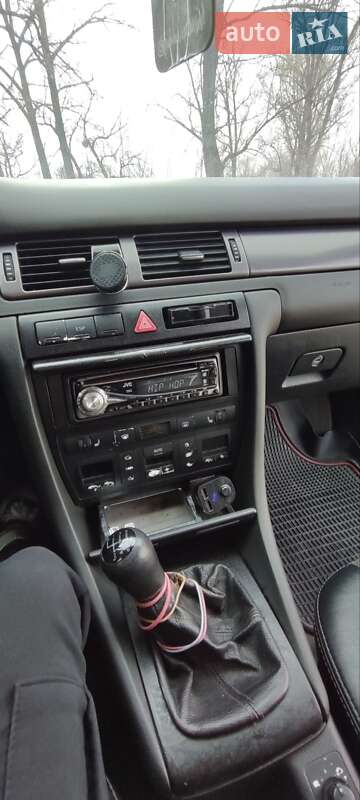 Универсал Audi A6 2003 в Городке