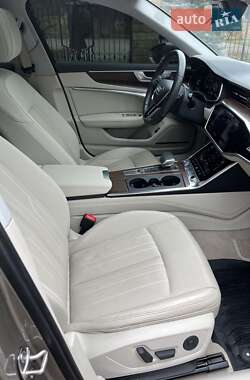 Седан Audi A6 2019 в 