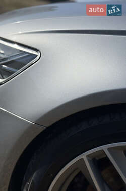 Седан Audi A6 2015 в 