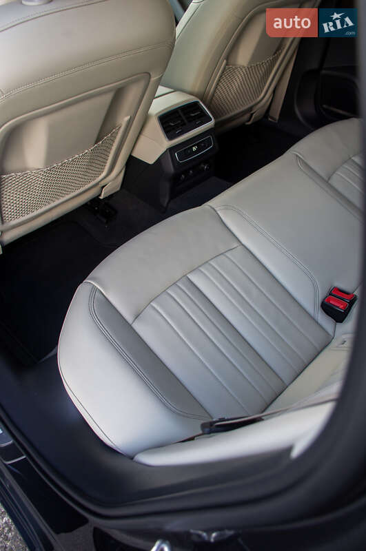 Седан Audi A6 2023 в Киеве