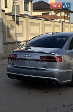 Седан Audi A6 2016 в 