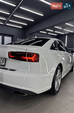 Седан Audi A6 2015 в 