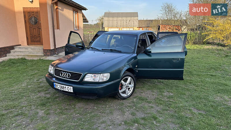 Седан Audi A6 1996 в Рава-Русской