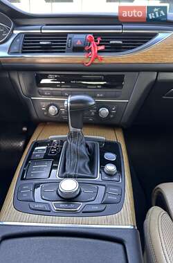 Седан Audi A6 2012 в 
