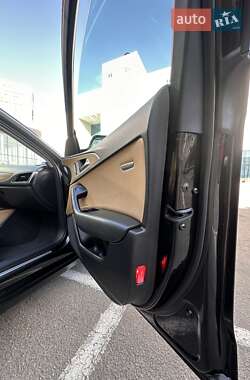 Седан Audi A6 2012 в 