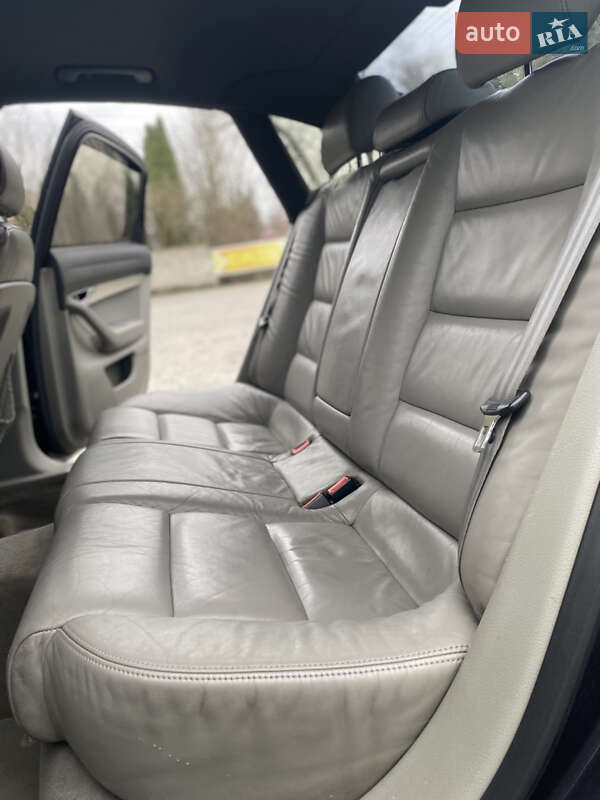 Седан Audi A6 2004 в Борщеве