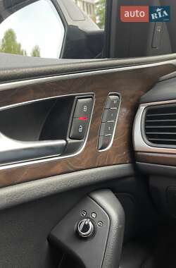 Седан Audi A6 2015 в 