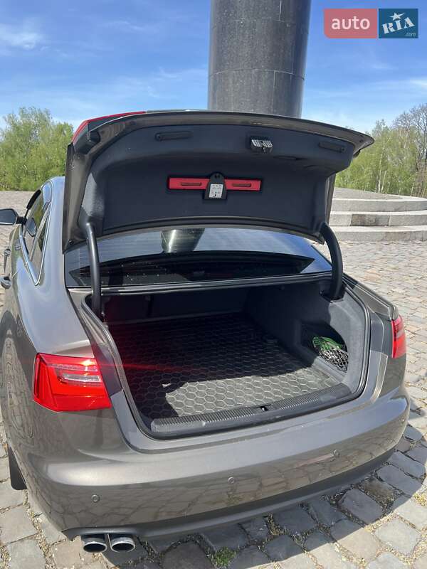 Седан Audi A6 2012 в Житомире