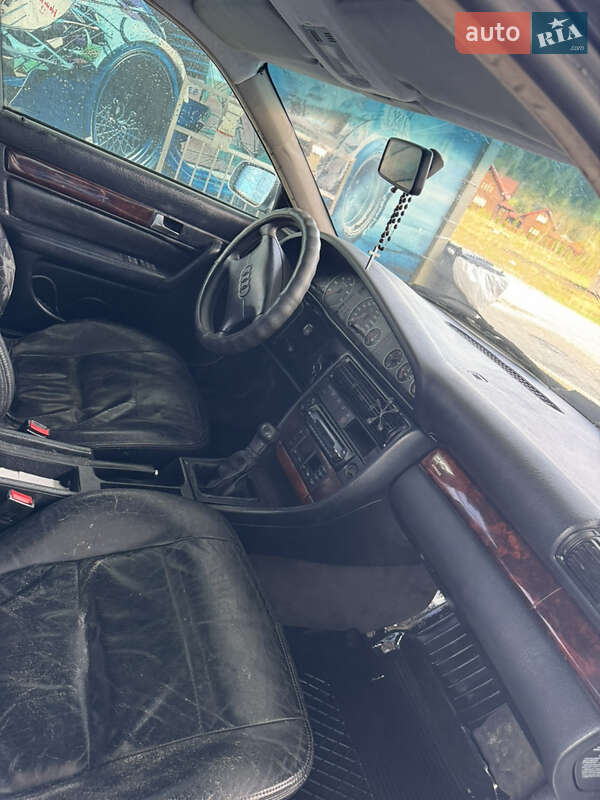 Универсал Audi A6 1996 в Сходнице