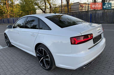 Седан Audi A6 2016 в 