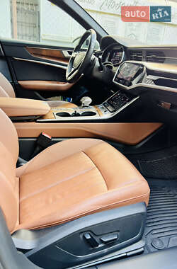Седан Audi A6 2021 в 