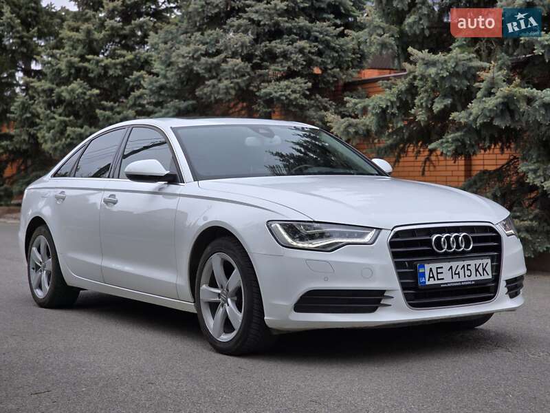 Седан Audi A6 2014 в 