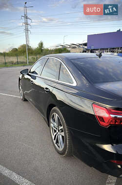 Седан Audi A6 2018 в 