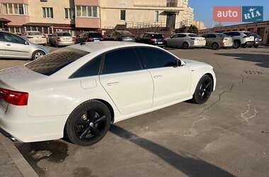 Седан Audi A6 2014 в 