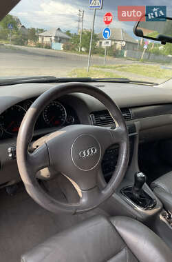 Седан Audi A6 2001 в 
