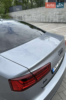 Седан Audi A6 2015 в 
