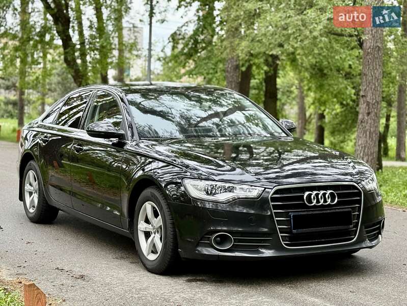 Седан Audi A6 2012 в 