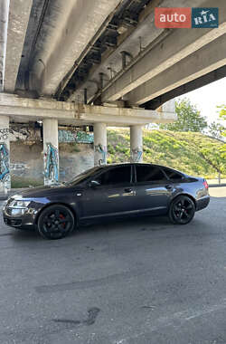 Седан Audi A6 2004 в 