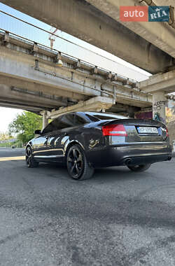 Седан Audi A6 2004 в 