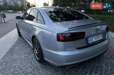 Седан Audi A6 2015 в 