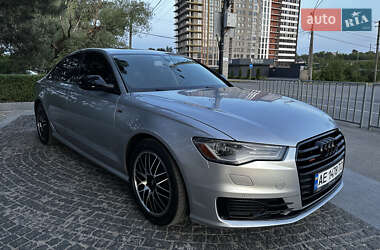 Седан Audi A6 2015 в 