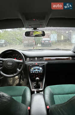 Седан Audi A6 2001 в 