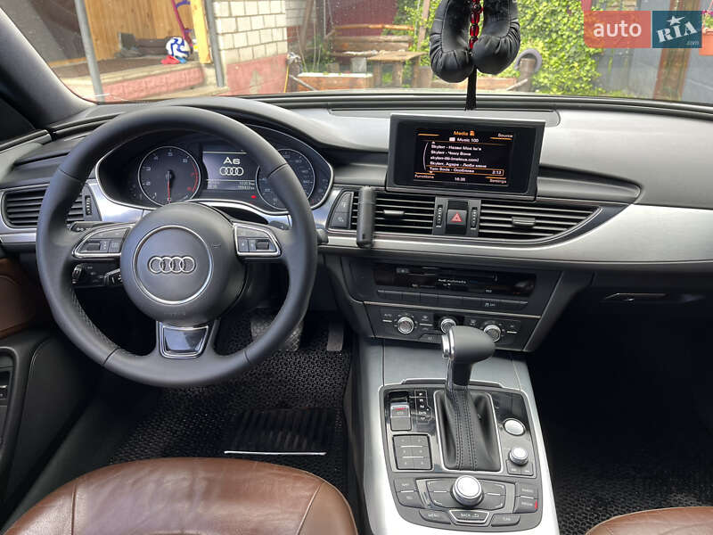 Седан Audi A6 2012 в Коростене