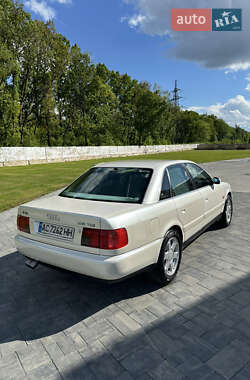 Седан Audi A6 1995 в 