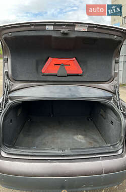 Седан Audi A6 1999 в 
