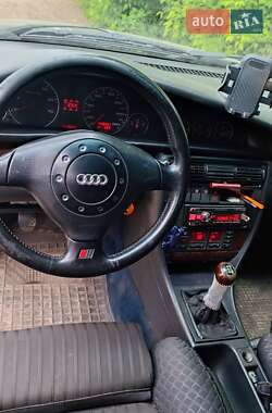 Седан Audi A6 1995 в 