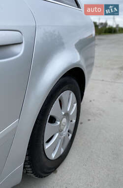 Универсал Audi A6 2004 в 