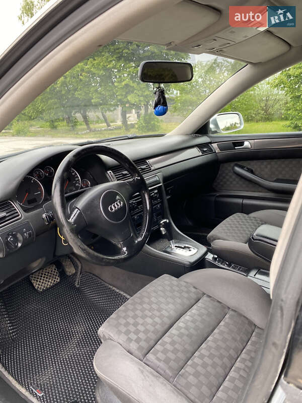 Универсал Audi A6 2004 в Хотине