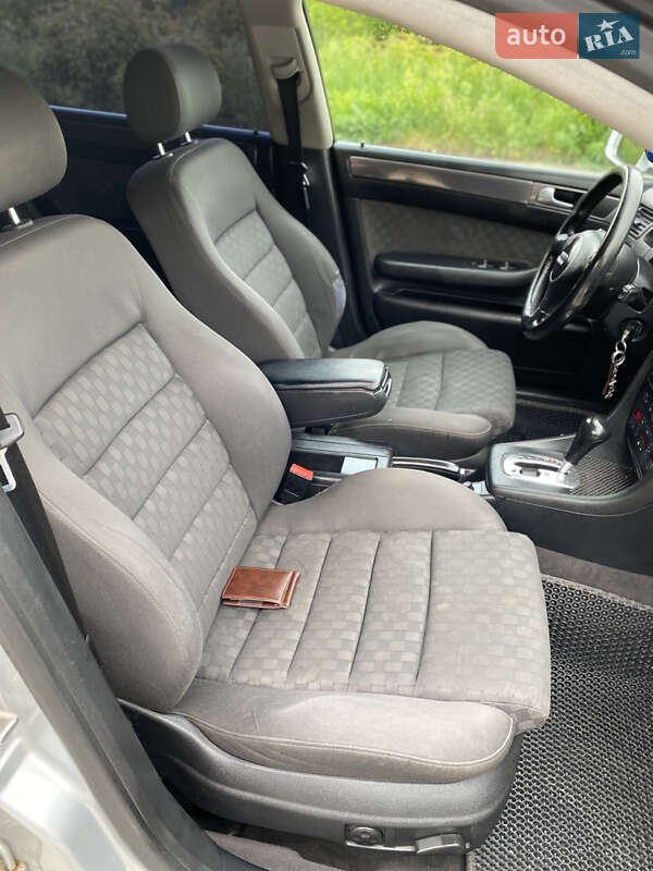 Универсал Audi A6 2004 в Хотине