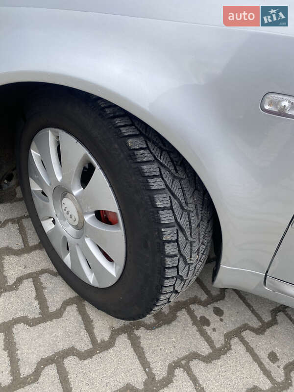 Универсал Audi A6 2004 в Хотине