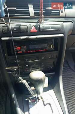Универсал Audi A6 1998 в 