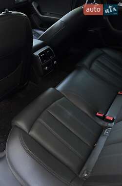 Седан Audi A6 2016 в 