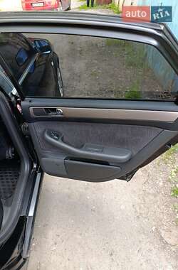 Седан Audi A6 2001 в 